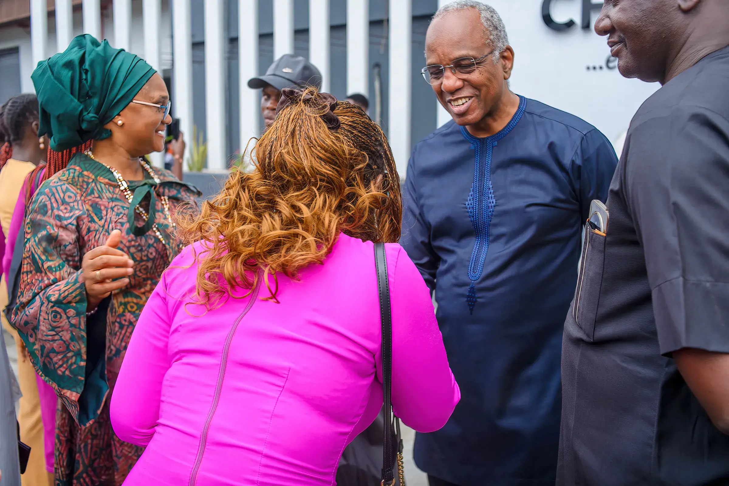 Funso Doherty pẹ̀lú àwọn ènìyàn ní CCI Ikeja àti níbi ìpàdé àwùjọ Arewa.