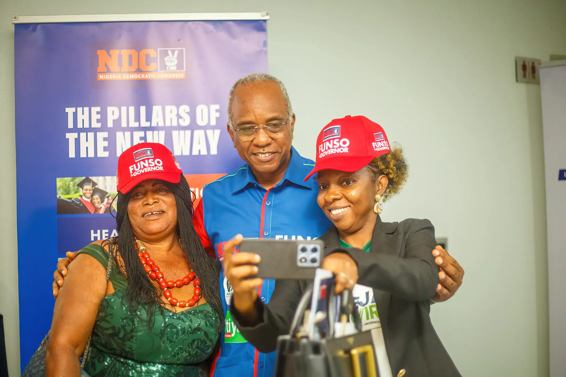 Funso Doherty with people at the unveiling of Tolani Animashaun and the Ọ̀nà Tuntun manifesto.