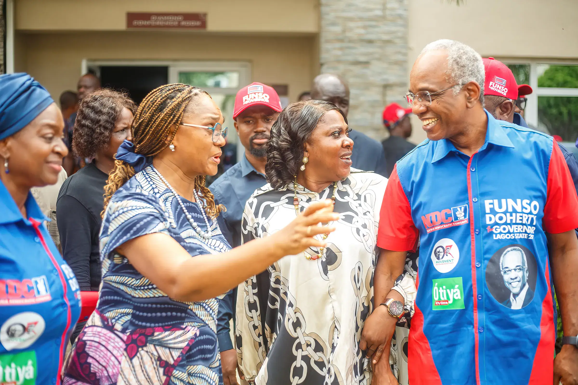 Funso Doherty with people at the unveiling of Tolani Animashaun and the Ọ̀nà Tuntun manifesto.